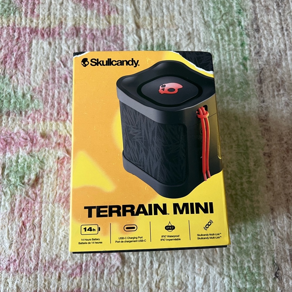Skullcandy Terrain Mini Black and Red Speaker